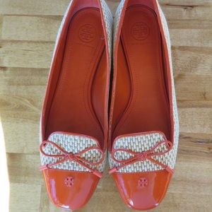Tory Burch smoking loafer, orange patent leather and raffia, size 9